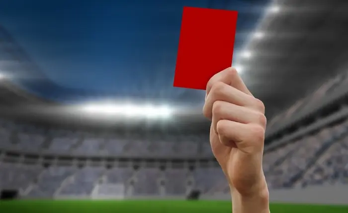 phạt thẻ đỏ trong bóng đá
